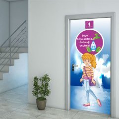 Kız Öğrenci Tuvaleti Kapı Giydirme
